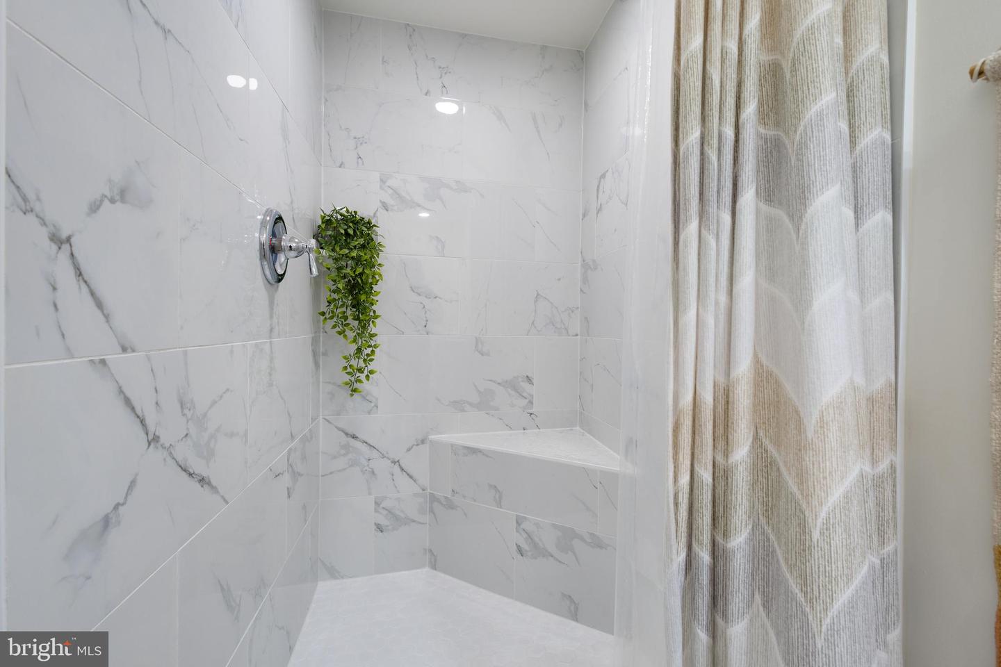 7053 LEEWOOD FOREST DR, SPRINGFIELD, Virginia 22151, 3 Bedrooms Bedrooms, ,3 BathroomsBathrooms,Residential,For sale,7053 LEEWOOD FOREST DR,VAFX2252332 MLS # VAFX2252332