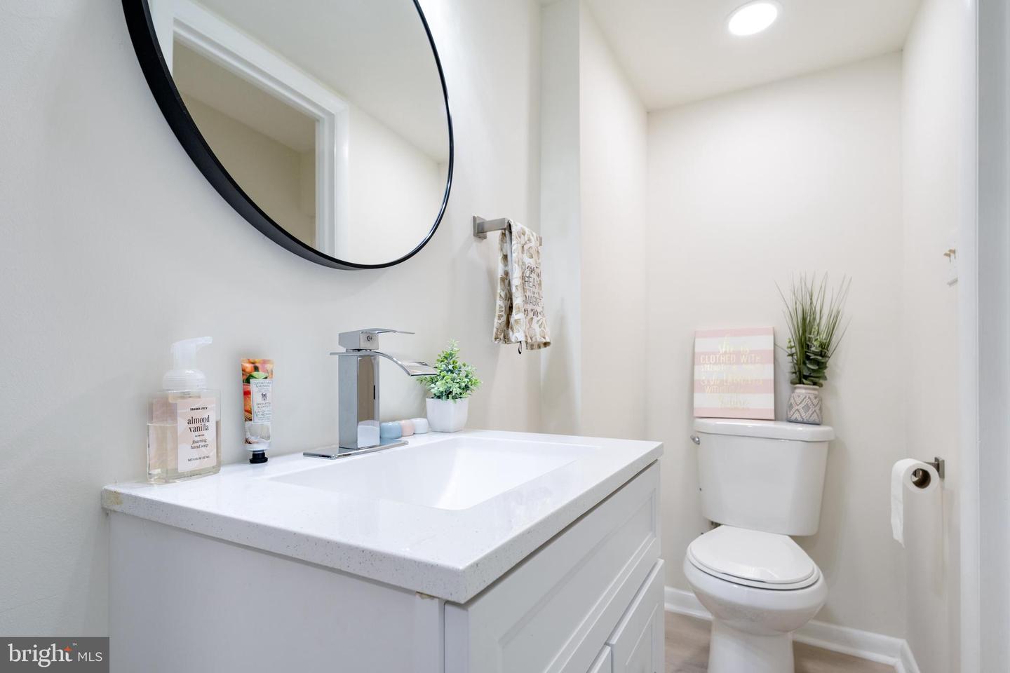 7053 LEEWOOD FOREST DR, SPRINGFIELD, Virginia 22151, 3 Bedrooms Bedrooms, ,3 BathroomsBathrooms,Residential,For sale,7053 LEEWOOD FOREST DR,VAFX2252332 MLS # VAFX2252332