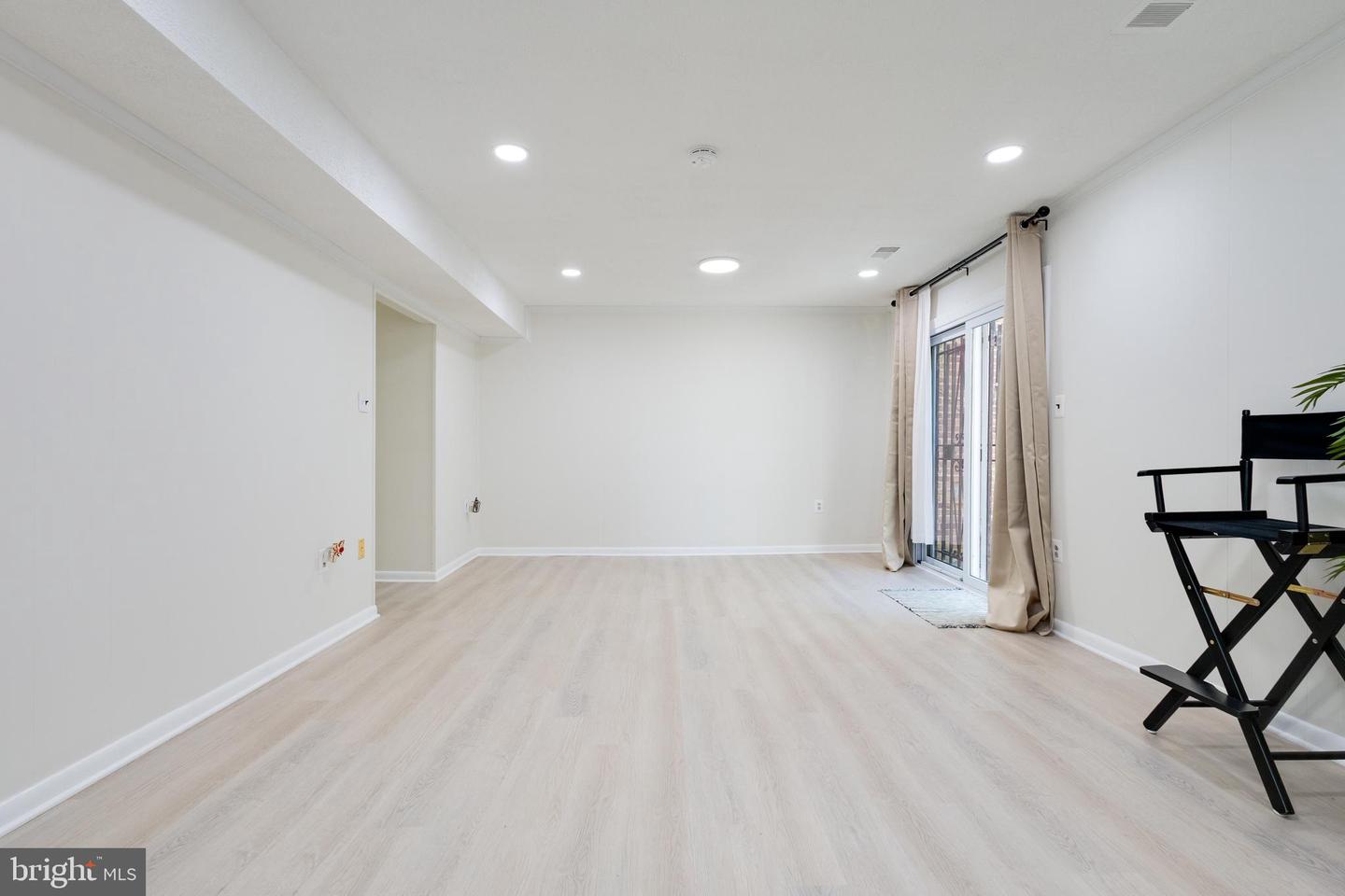 7053 LEEWOOD FOREST DR, SPRINGFIELD, Virginia 22151, 3 Bedrooms Bedrooms, ,3 BathroomsBathrooms,Residential,For sale,7053 LEEWOOD FOREST DR,VAFX2252332 MLS # VAFX2252332
