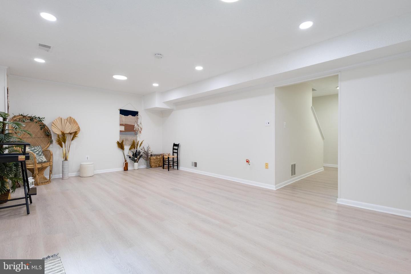 7053 LEEWOOD FOREST DR, SPRINGFIELD, Virginia 22151, 3 Bedrooms Bedrooms, ,3 BathroomsBathrooms,Residential,For sale,7053 LEEWOOD FOREST DR,VAFX2252332 MLS # VAFX2252332