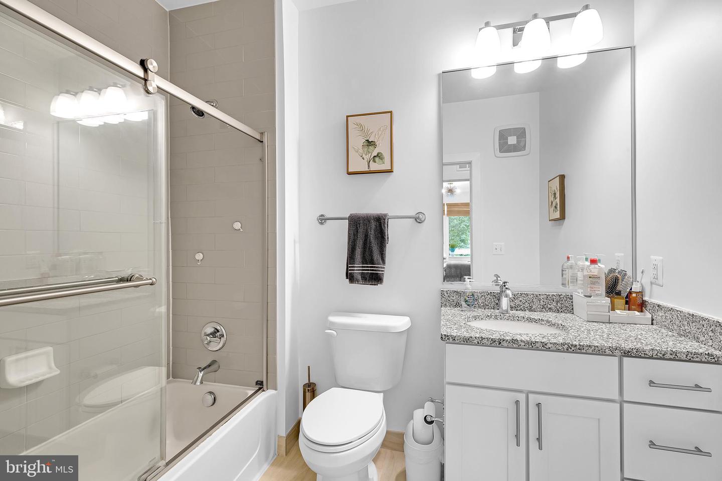 9450 SILVER KING CT #204, FAIRFAX, Virginia 22031, 1 Bedroom Bedrooms, ,1 BathroomBathrooms,Residential,For sale,9450 SILVER KING CT #204,VAFC2006538 MLS # VAFC2006538