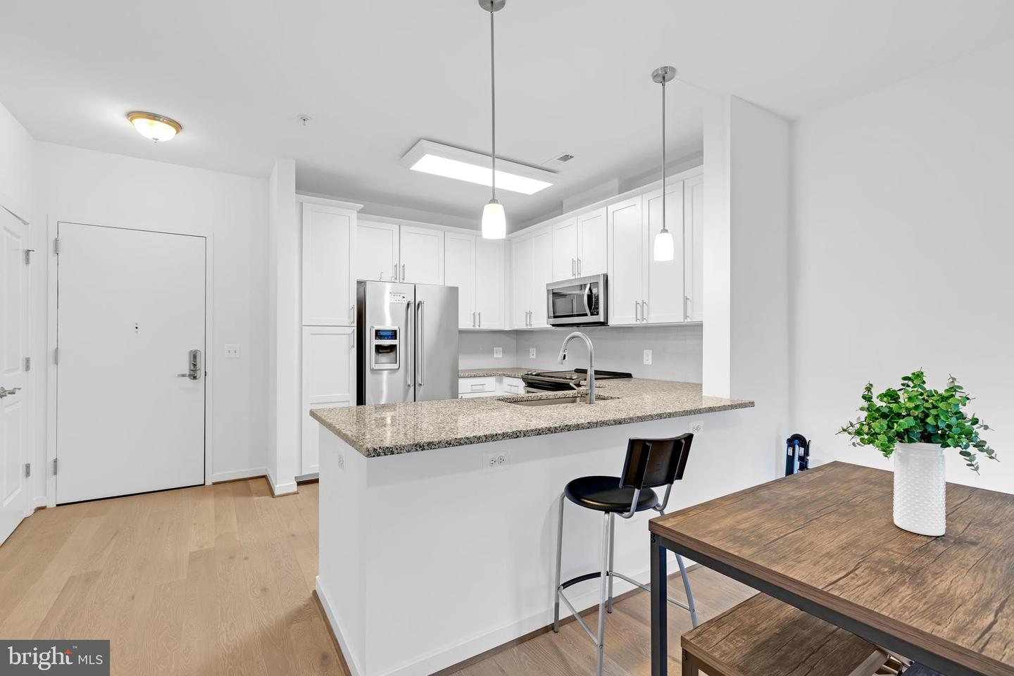 9450 SILVER KING CT #204, FAIRFAX, Virginia 22031, 1 Bedroom Bedrooms, ,1 BathroomBathrooms,Residential,For sale,9450 SILVER KING CT #204,VAFC2006538 MLS # VAFC2006538