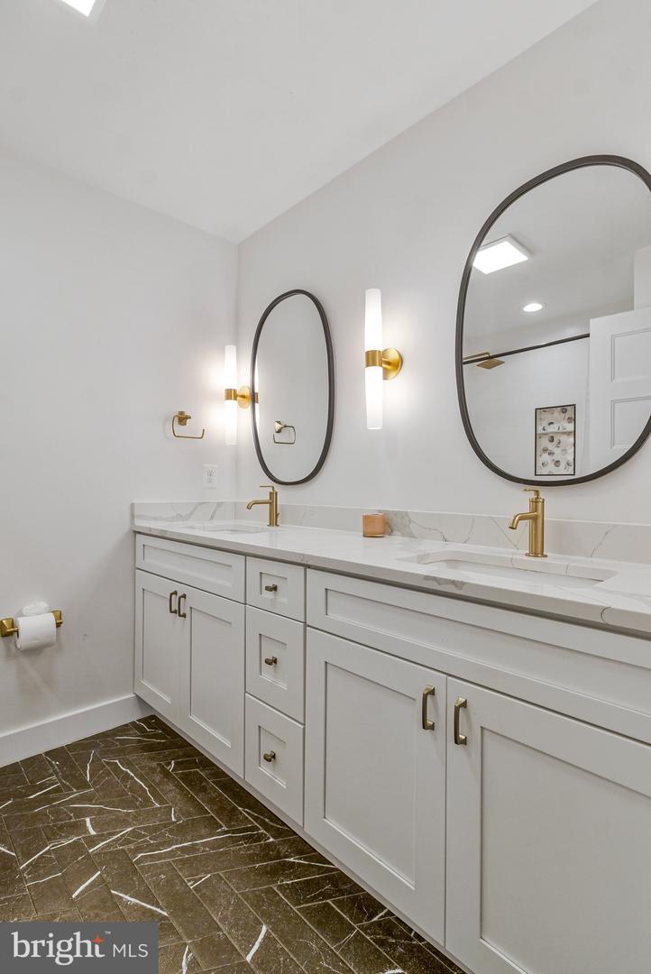 4306 MYSTIC WAY, FAIRFAX, Virginia 22033, 4 Bedrooms Bedrooms, ,2 BathroomsBathrooms,Residential,For sale,4306 MYSTIC WAY,VAFX2252472 MLS # VAFX2252472