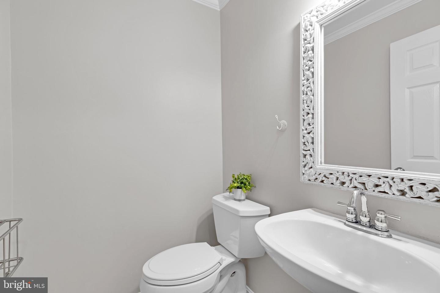 11816 ROCKAWAY LN #26, FAIRFAX, Virginia 22030, 4 Bedrooms Bedrooms, ,2 BathroomsBathrooms,Residential,For sale,11816 ROCKAWAY LN #26,VAFX2252558 MLS # VAFX2252558