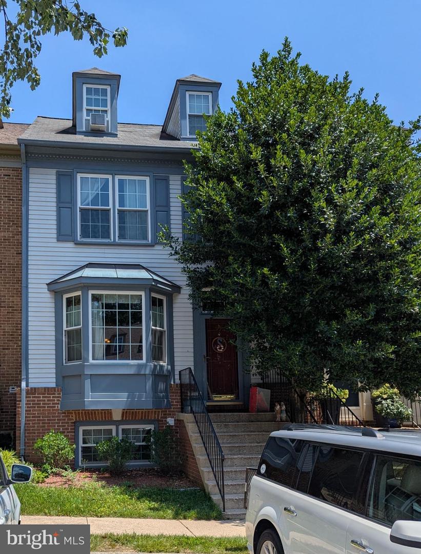 8837 EAGLE ROCK LN, SPRINGFIELD, Virginia 22153, 4 Bedrooms Bedrooms, ,3 BathroomsBathrooms,Residential,For sale,8837 EAGLE ROCK LN,VAFX2252612 MLS # VAFX2252612