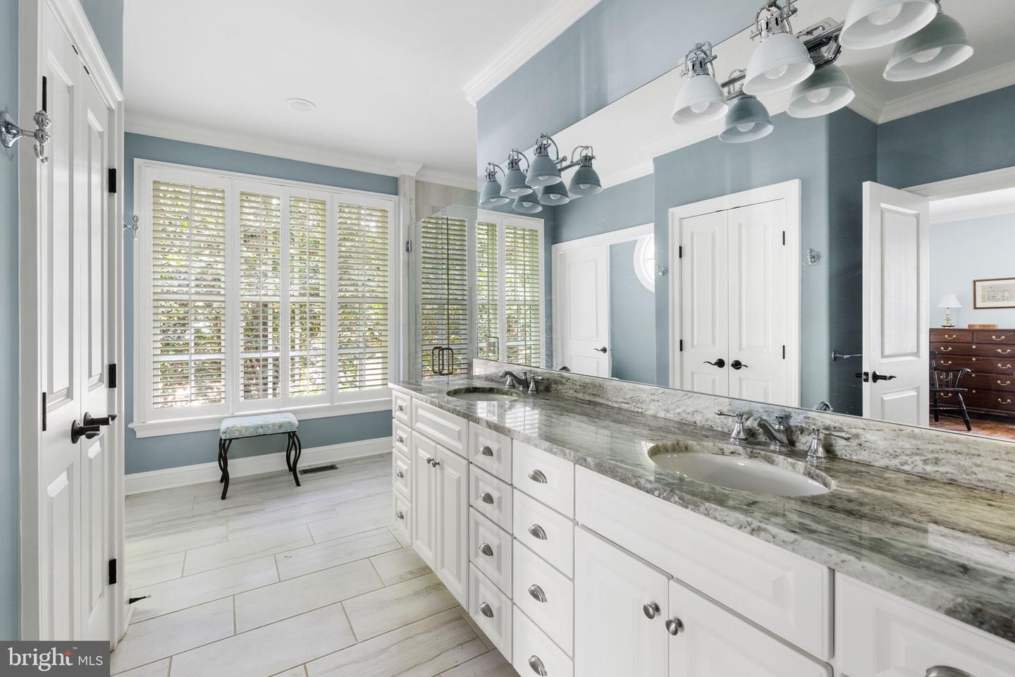 2819 LIVE OAK LN, MIDLOTHIAN, Virginia 23113, 4 Bedrooms Bedrooms, 8 Rooms Rooms,3 BathroomsBathrooms,Residential,For sale,2819 LIVE OAK LN,VACF2001214 MLS # VACF2001214