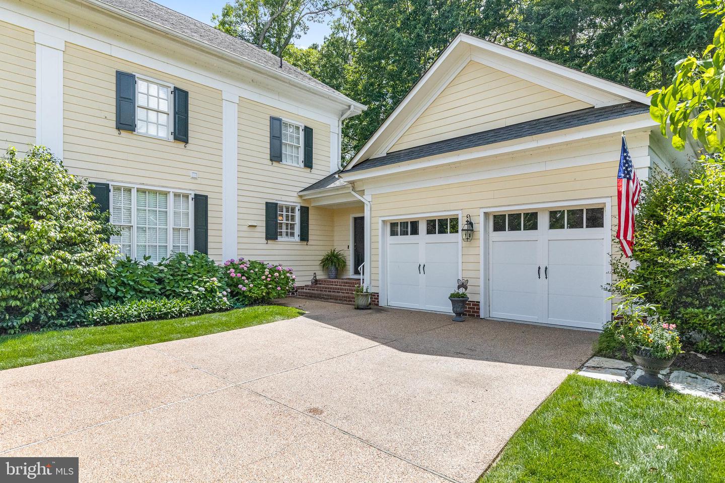 2819 LIVE OAK LN, MIDLOTHIAN, Virginia 23113, 4 Bedrooms Bedrooms, 8 Rooms Rooms,3 BathroomsBathrooms,Residential,For sale,2819 LIVE OAK LN,VACF2001214 MLS # VACF2001214