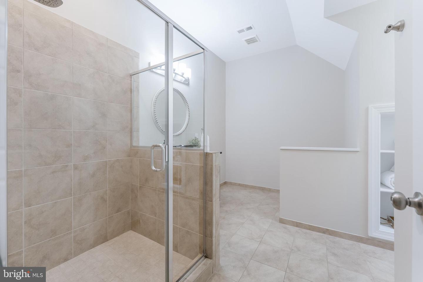 1246 DALEVIEW DR, MCLEAN, Virginia 22102, 6 Bedrooms Bedrooms, ,5 BathroomsBathrooms,Residential,For sale,1246 DALEVIEW DR,VAFX2252828 MLS # VAFX2252828