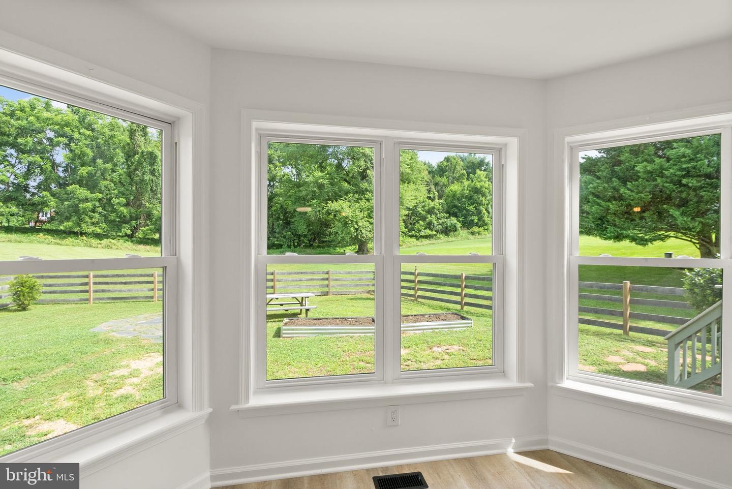37400 WHITACRE LN, PURCELLVILLE, Virginia 20132, 3 Bedrooms Bedrooms, ,2 BathroomsBathrooms,Residential,For sale,37400 WHITACRE LN,VALO2100998 MLS # VALO2100998