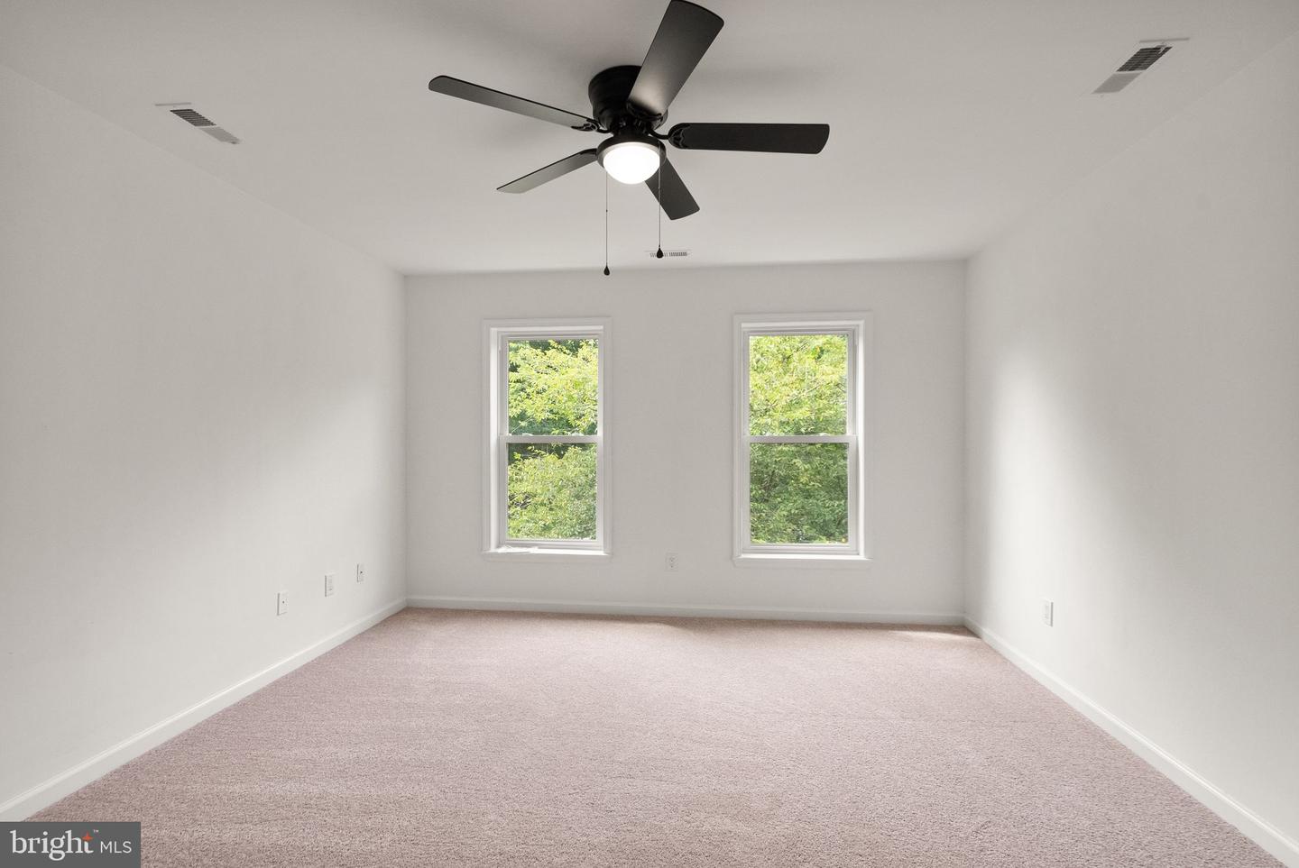 37400 WHITACRE LN, PURCELLVILLE, Virginia 20132, 3 Bedrooms Bedrooms, ,2 BathroomsBathrooms,Residential,For sale,37400 WHITACRE LN,VALO2100998 MLS # VALO2100998