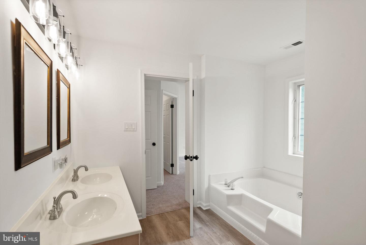 37400 WHITACRE LN, PURCELLVILLE, Virginia 20132, 3 Bedrooms Bedrooms, ,2 BathroomsBathrooms,Residential,For sale,37400 WHITACRE LN,VALO2100998 MLS # VALO2100998