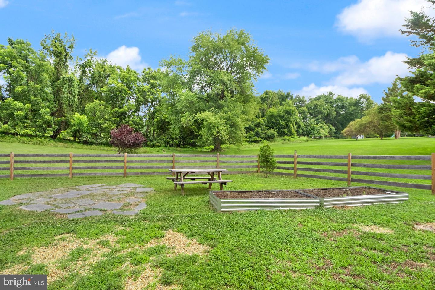 37400 WHITACRE LN, PURCELLVILLE, Virginia 20132, 3 Bedrooms Bedrooms, ,2 BathroomsBathrooms,Residential,For sale,37400 WHITACRE LN,VALO2100998 MLS # VALO2100998