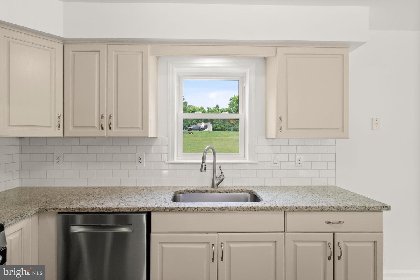 37400 WHITACRE LN, PURCELLVILLE, Virginia 20132, 3 Bedrooms Bedrooms, ,2 BathroomsBathrooms,Residential,For sale,37400 WHITACRE LN,VALO2100998 MLS # VALO2100998
