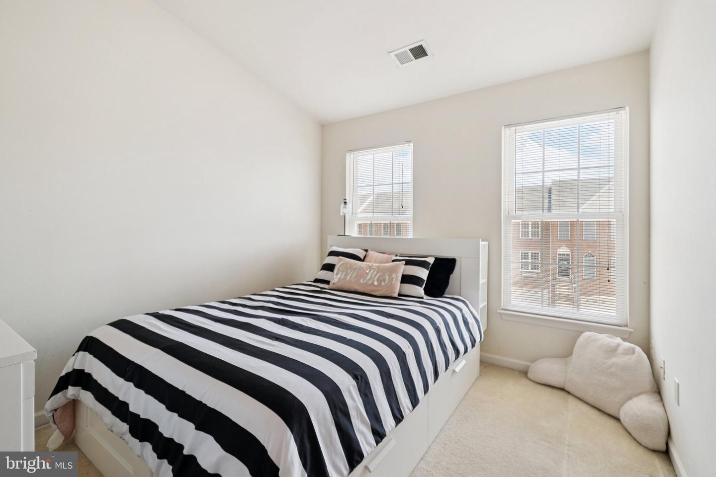 22602 WELBORNE MANOR SQ, ASHBURN, Virginia 20148, 3 Bedrooms Bedrooms, ,3 BathroomsBathrooms,Residential,For sale,22602 WELBORNE MANOR SQ,VALO2101062 MLS # VALO2101062