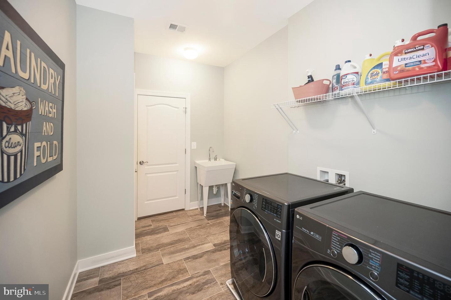 1020 FILA CT, FREDERICKSBURG, Virginia 22406, 5 Bedrooms Bedrooms, ,4 BathroomsBathrooms,Residential,For sale,1020 FILA CT,VAST2040472 MLS # VAST2040472