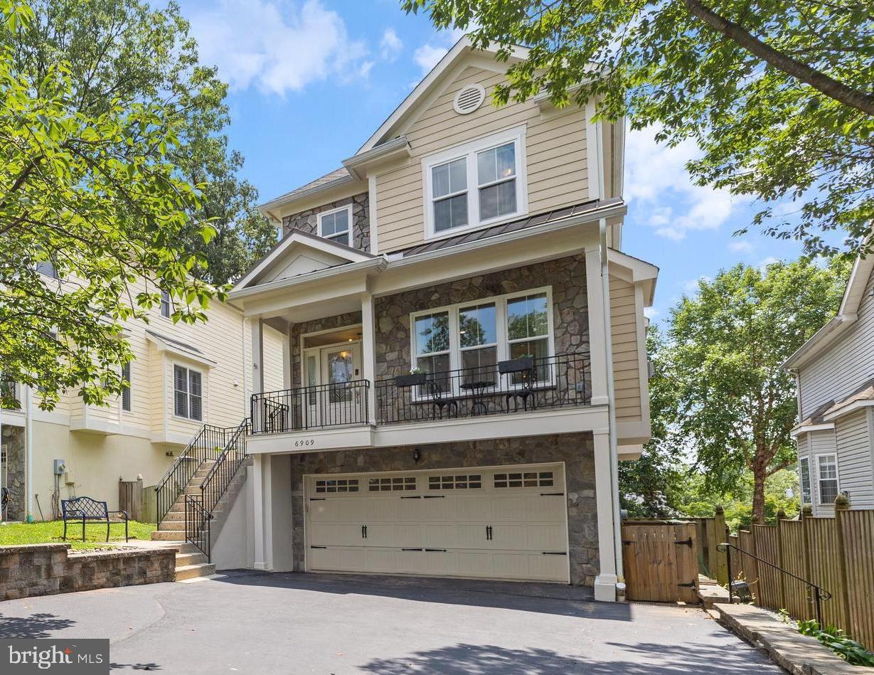 6909 WILLOW ST, FALLS CHURCH, Virginia 22046, 4 Bedrooms Bedrooms, ,4 BathroomsBathrooms,Residential,For sale,6909 WILLOW ST,VAFX2253338 MLS # VAFX2253338