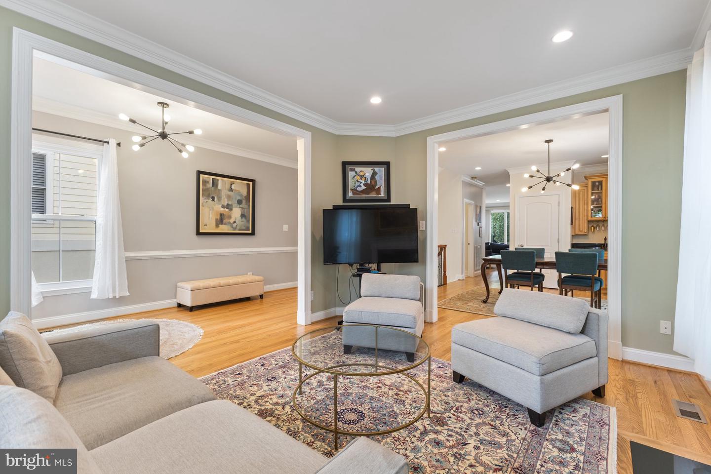 6909 WILLOW ST, FALLS CHURCH, Virginia 22046, 4 Bedrooms Bedrooms, ,4 BathroomsBathrooms,Residential,For sale,6909 WILLOW ST,VAFX2253338 MLS # VAFX2253338