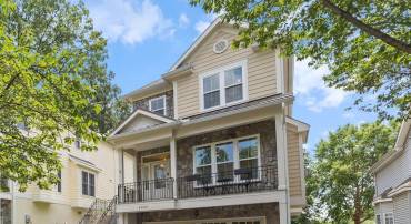6909 WILLOW ST, FALLS CHURCH, Virginia 22046, 4 Bedrooms Bedrooms, ,4 BathroomsBathrooms,Residential,For sale,6909 WILLOW ST,VAFX2253338 MLS # VAFX2253338