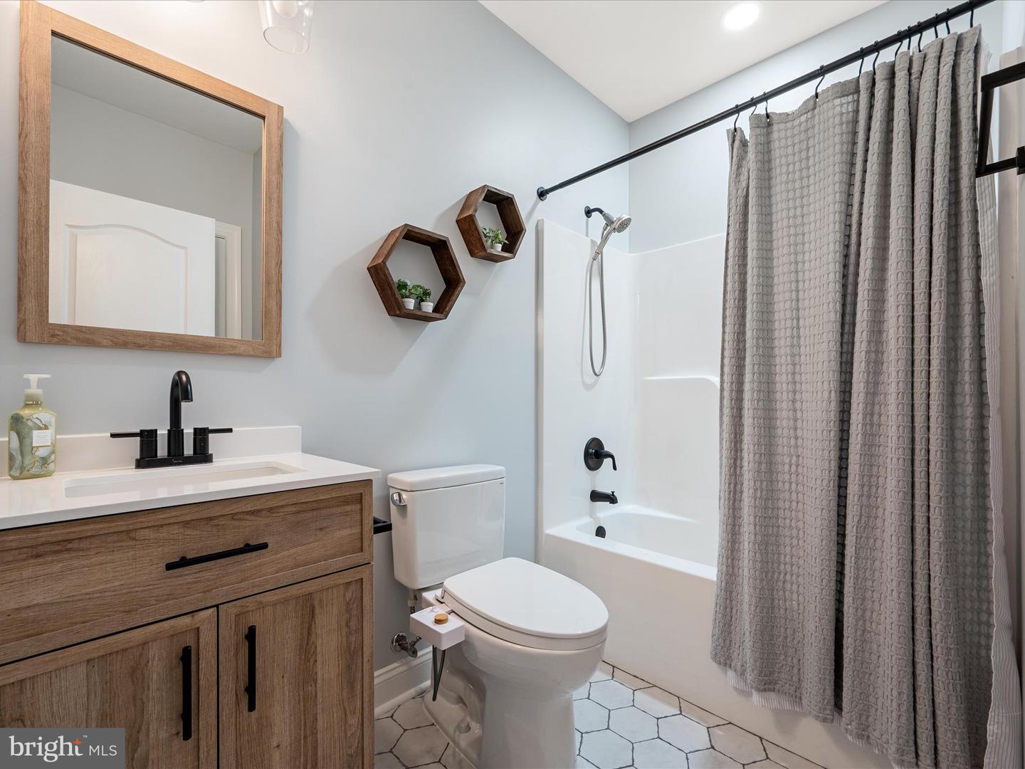 13448 CLASSIC OAKS CT, MANASSAS, Virginia 20112, 5 Bedrooms Bedrooms, ,3 BathroomsBathrooms,Residential,For sale,13448 CLASSIC OAKS CT,VAPW2098526 MLS # VAPW2098526
