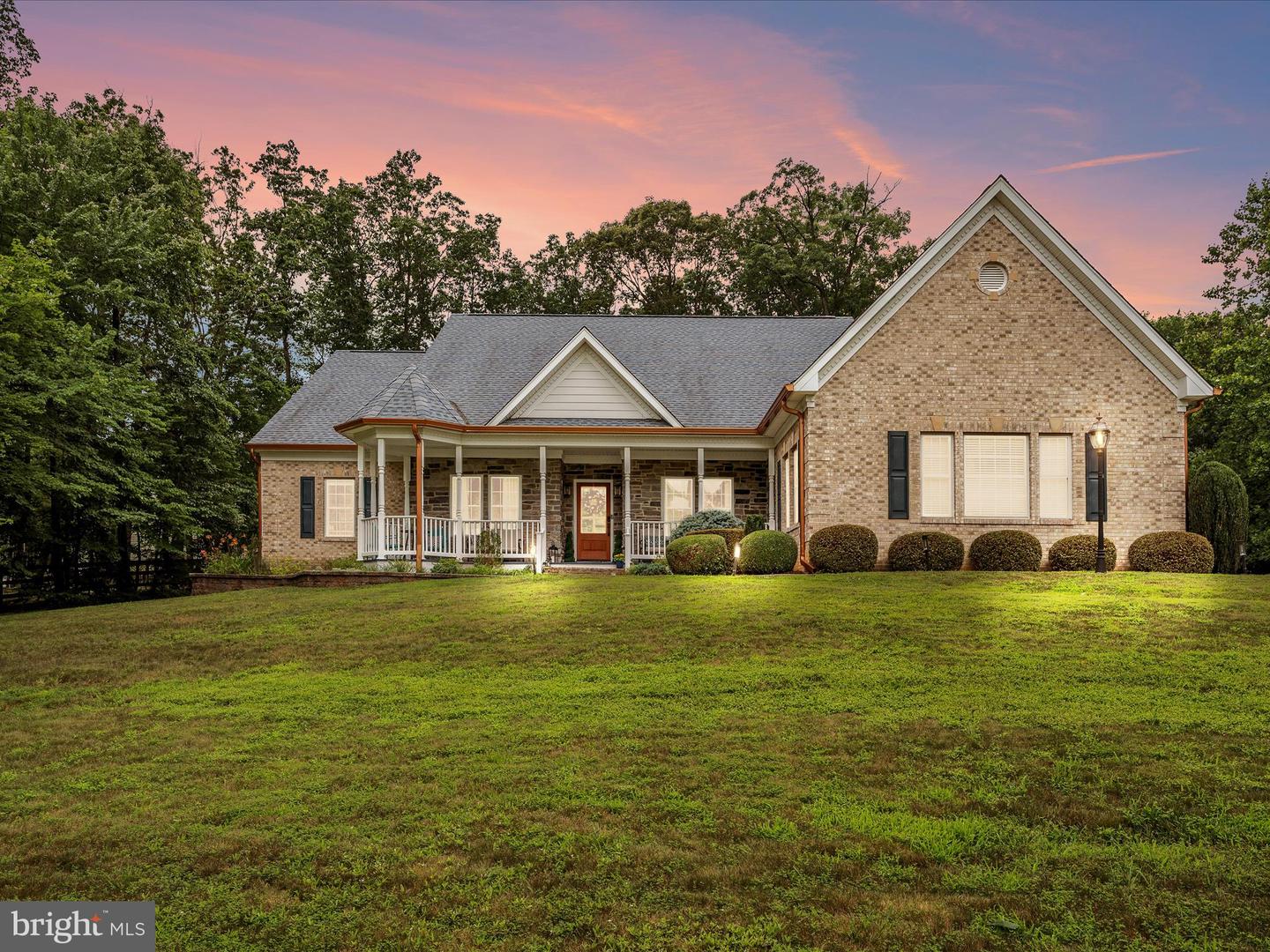 13448 CLASSIC OAKS CT, MANASSAS, Virginia 20112, 5 Bedrooms Bedrooms, ,3 BathroomsBathrooms,Residential,For sale,13448 CLASSIC OAKS CT,VAPW2098526 MLS # VAPW2098526