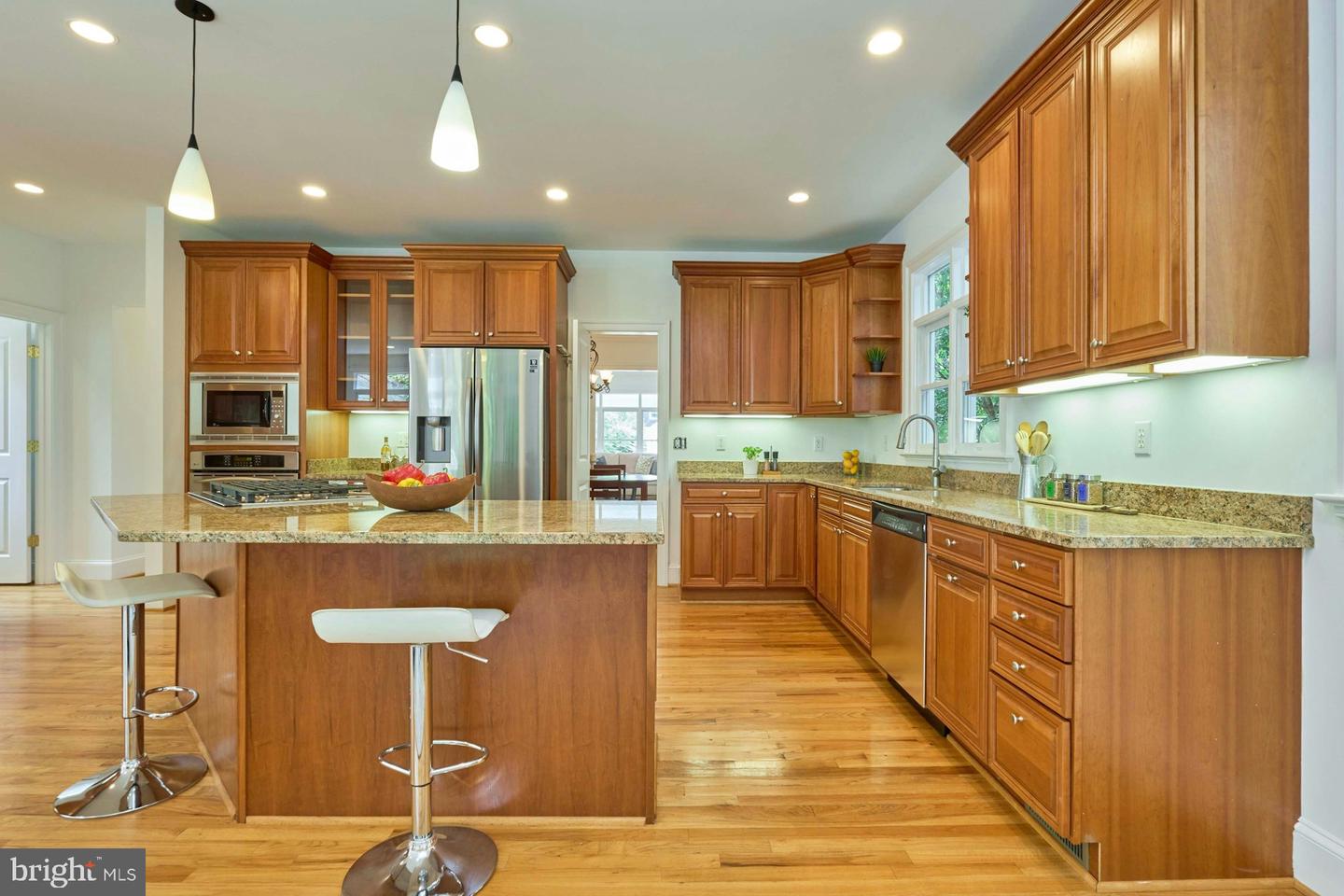 1220 N VERMONT ST, ARLINGTON, Virginia 22201, 5 Bedrooms Bedrooms, ,3 BathroomsBathrooms,Residential,For sale,1220 N VERMONT ST,VAAR2060200 MLS # VAAR2060200