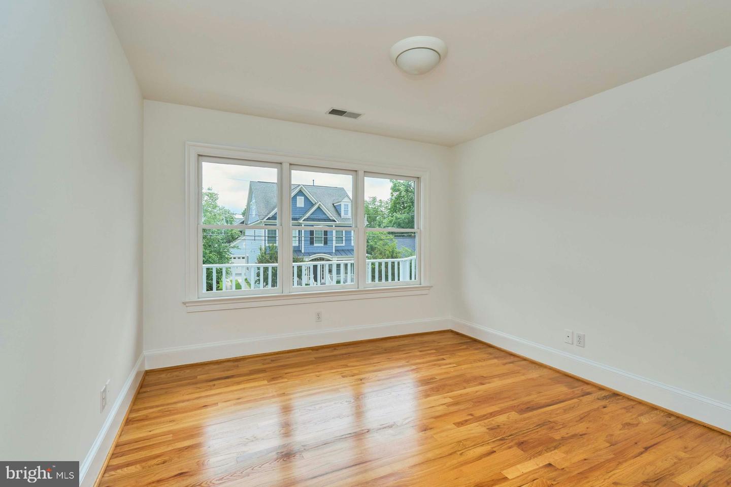 1220 N VERMONT ST, ARLINGTON, Virginia 22201, 5 Bedrooms Bedrooms, ,3 BathroomsBathrooms,Residential,For sale,1220 N VERMONT ST,VAAR2060200 MLS # VAAR2060200