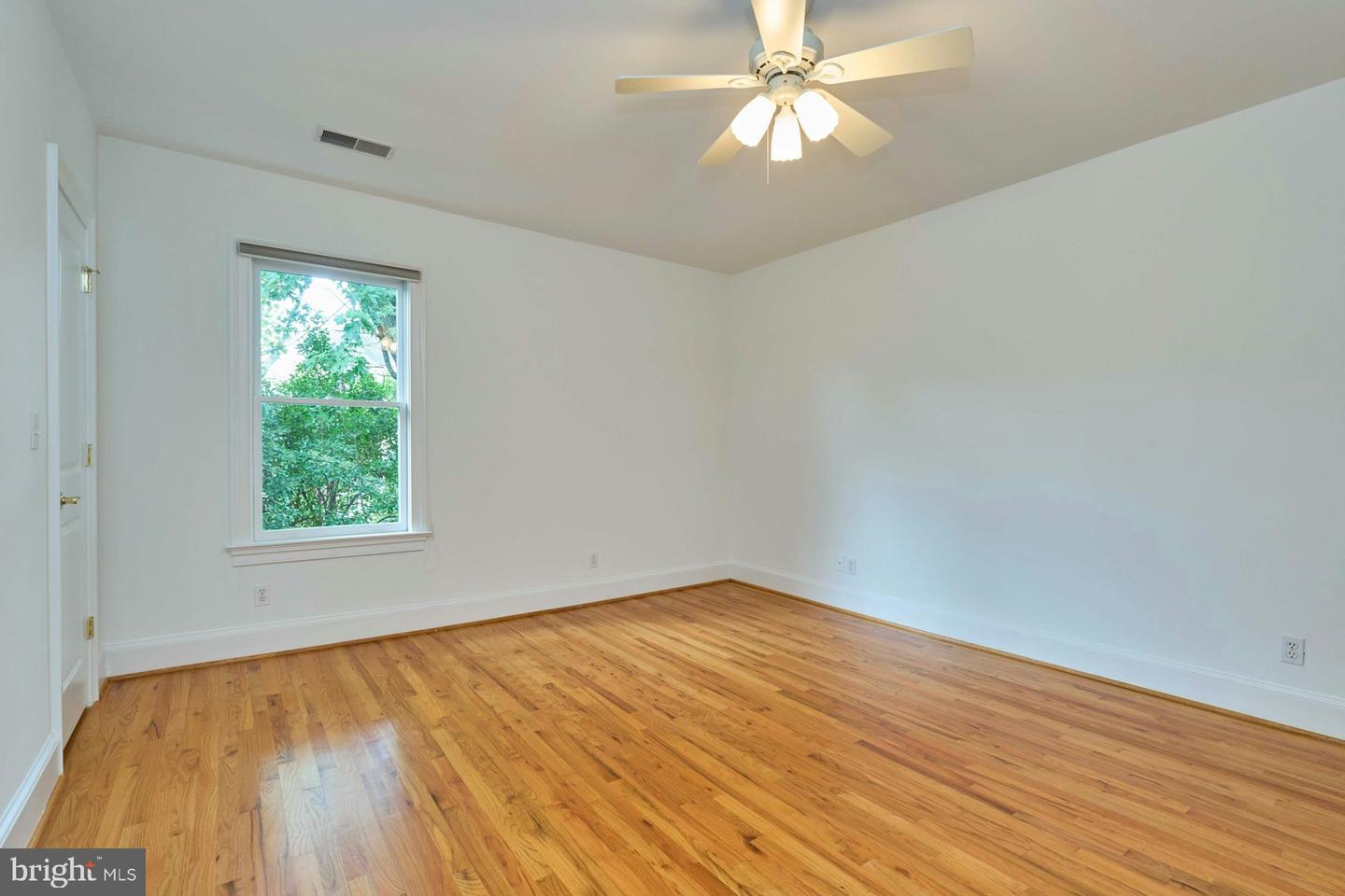 1220 N VERMONT ST, ARLINGTON, Virginia 22201, 5 Bedrooms Bedrooms, ,3 BathroomsBathrooms,Residential,For sale,1220 N VERMONT ST,VAAR2060200 MLS # VAAR2060200