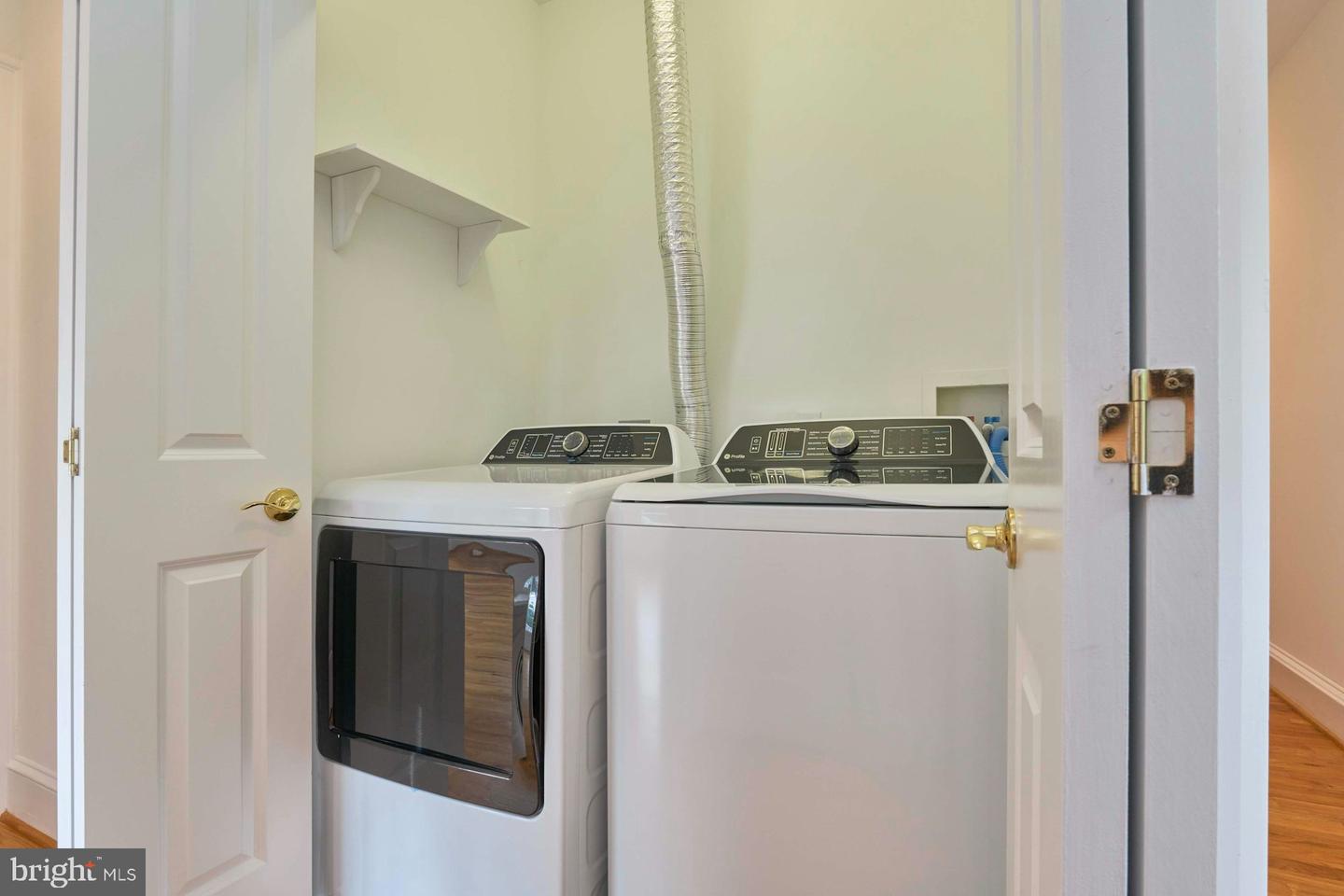 1220 N VERMONT ST, ARLINGTON, Virginia 22201, 5 Bedrooms Bedrooms, ,3 BathroomsBathrooms,Residential,For sale,1220 N VERMONT ST,VAAR2060200 MLS # VAAR2060200