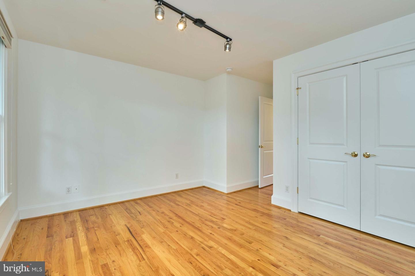 1220 N VERMONT ST, ARLINGTON, Virginia 22201, 5 Bedrooms Bedrooms, ,3 BathroomsBathrooms,Residential,For sale,1220 N VERMONT ST,VAAR2060200 MLS # VAAR2060200