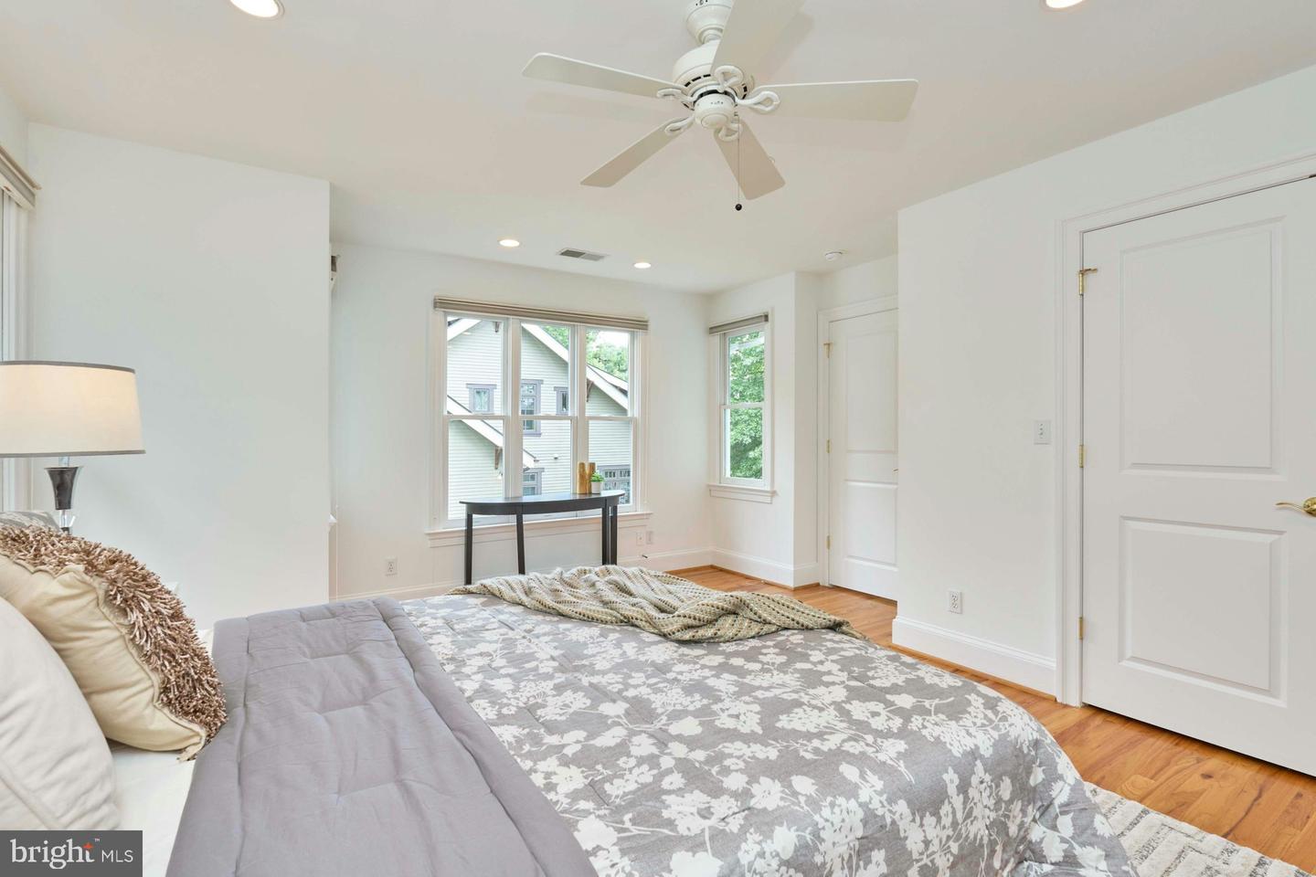 1220 N VERMONT ST, ARLINGTON, Virginia 22201, 5 Bedrooms Bedrooms, ,3 BathroomsBathrooms,Residential,For sale,1220 N VERMONT ST,VAAR2060200 MLS # VAAR2060200