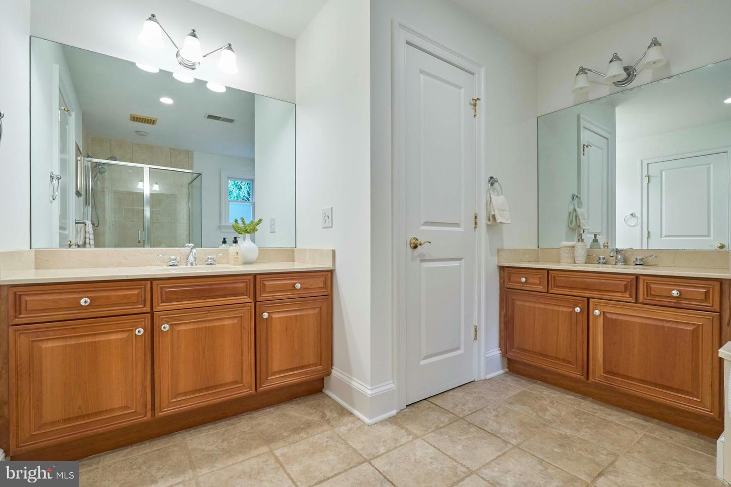 1220 N VERMONT ST, ARLINGTON, Virginia 22201, 5 Bedrooms Bedrooms, ,3 BathroomsBathrooms,Residential,For sale,1220 N VERMONT ST,VAAR2060200 MLS # VAAR2060200