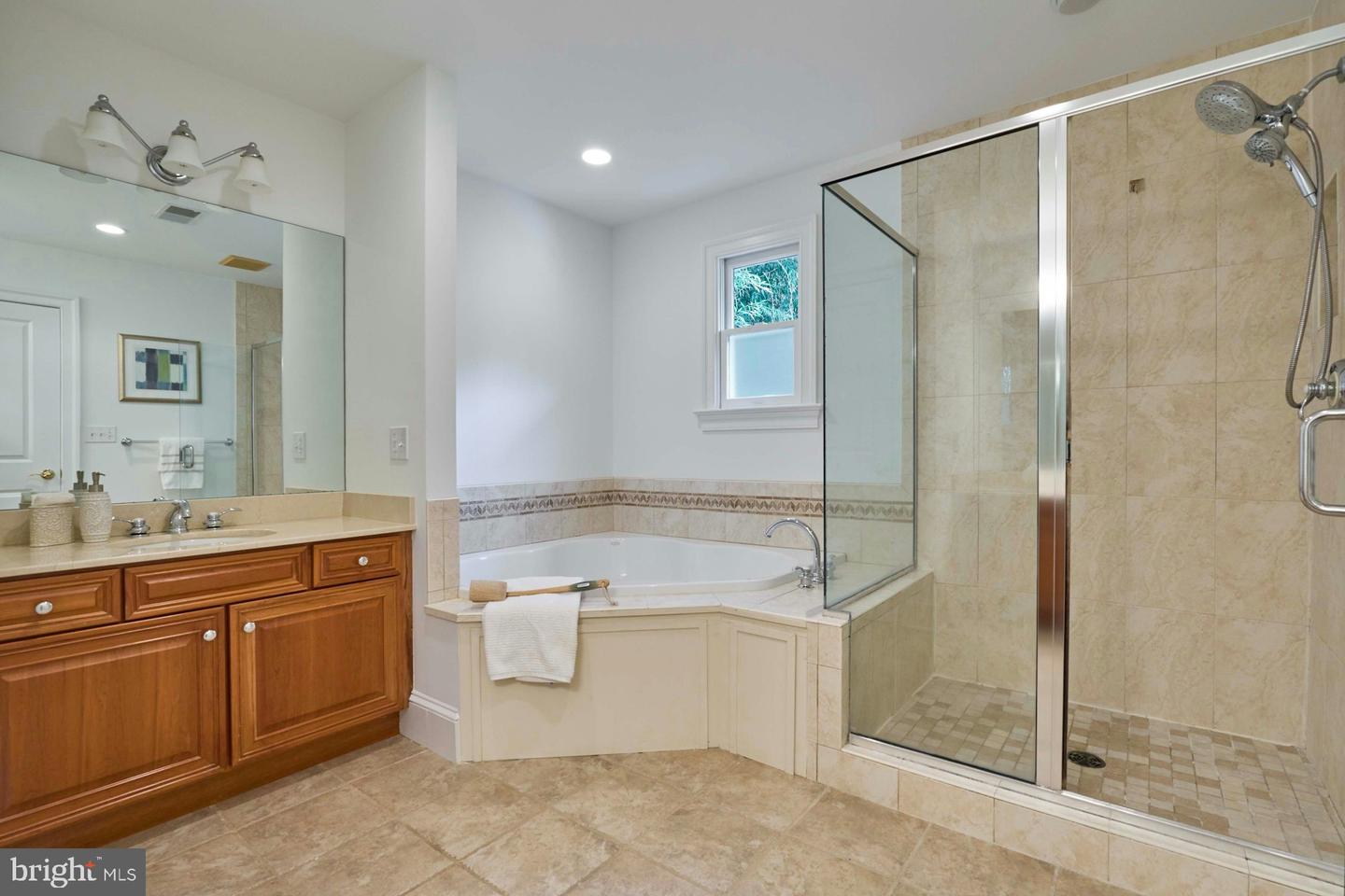 1220 N VERMONT ST, ARLINGTON, Virginia 22201, 5 Bedrooms Bedrooms, ,3 BathroomsBathrooms,Residential,For sale,1220 N VERMONT ST,VAAR2060200 MLS # VAAR2060200