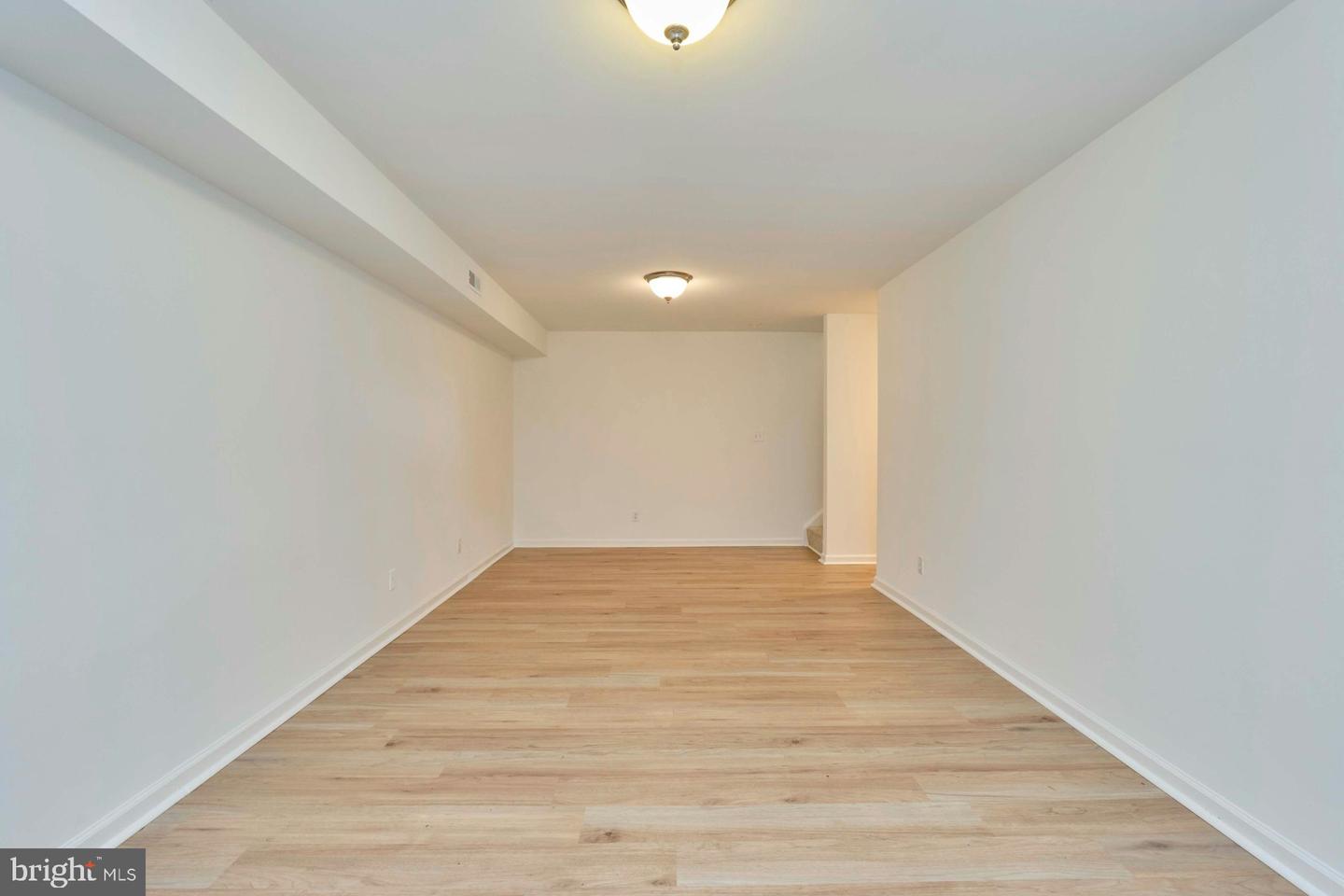 1220 N VERMONT ST, ARLINGTON, Virginia 22201, 5 Bedrooms Bedrooms, ,3 BathroomsBathrooms,Residential,For sale,1220 N VERMONT ST,VAAR2060200 MLS # VAAR2060200