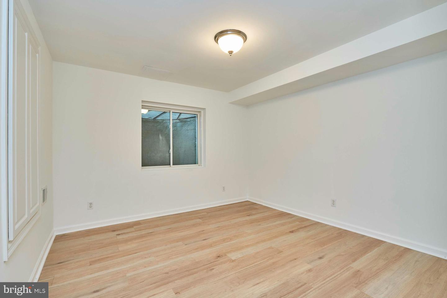 1220 N VERMONT ST, ARLINGTON, Virginia 22201, 5 Bedrooms Bedrooms, ,3 BathroomsBathrooms,Residential,For sale,1220 N VERMONT ST,VAAR2060200 MLS # VAAR2060200