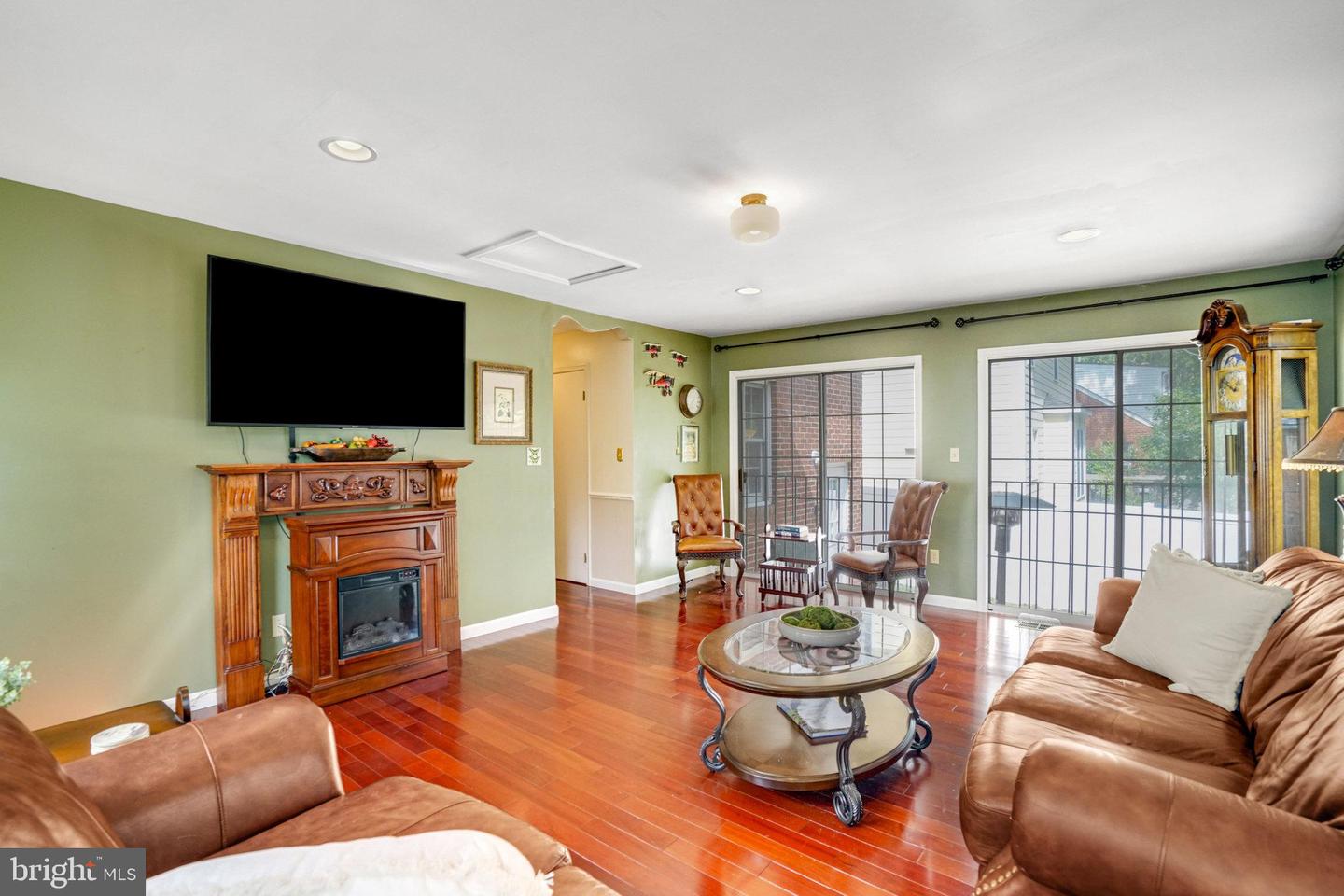5720 5TH ST S, ARLINGTON, Virginia 22204, 5 Bedrooms Bedrooms, ,4 BathroomsBathrooms,Residential,For sale,5720 5TH ST S,VAAR2060248 MLS # VAAR2060248