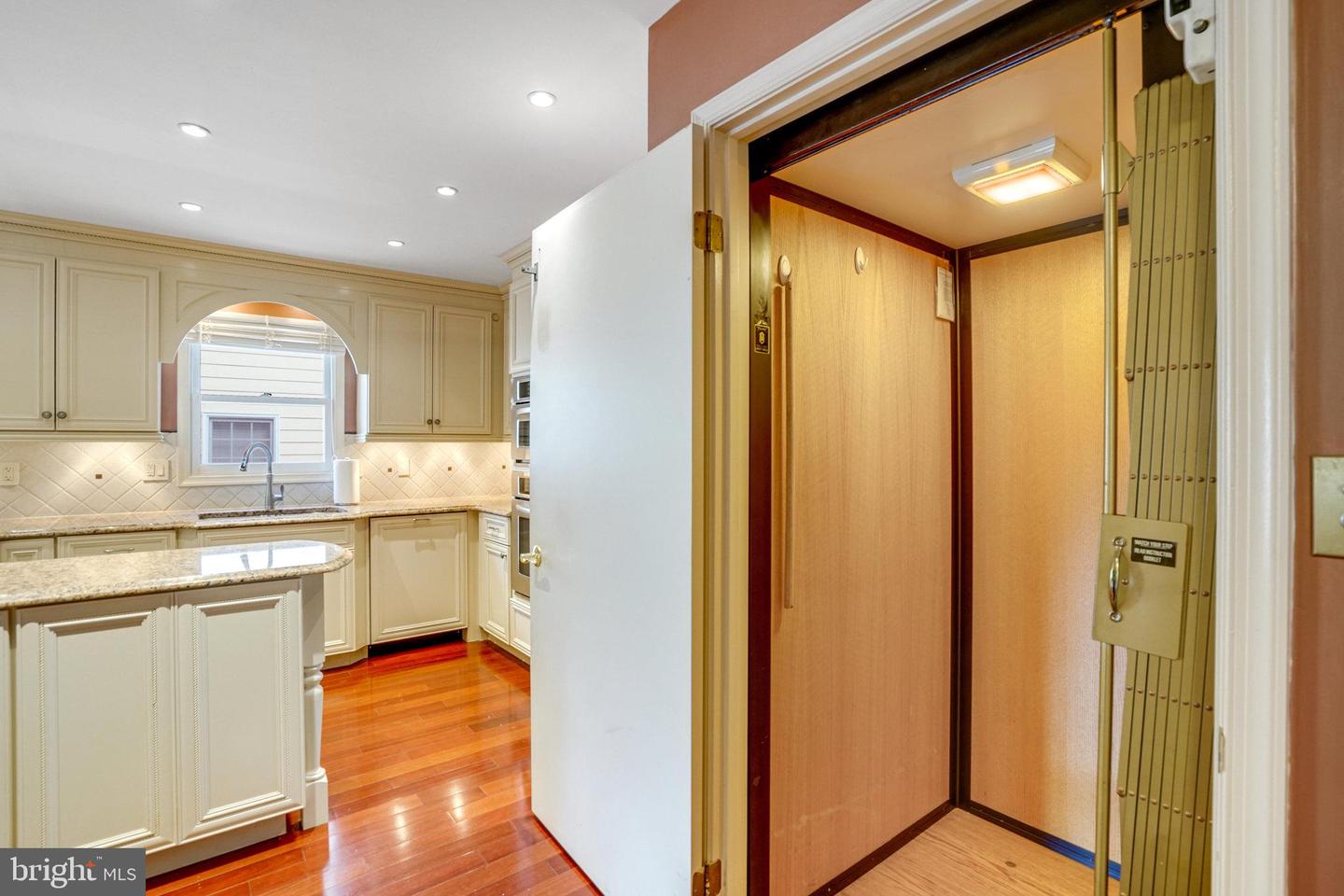 5720 5TH ST S, ARLINGTON, Virginia 22204, 5 Bedrooms Bedrooms, ,4 BathroomsBathrooms,Residential,For sale,5720 5TH ST S,VAAR2060248 MLS # VAAR2060248
