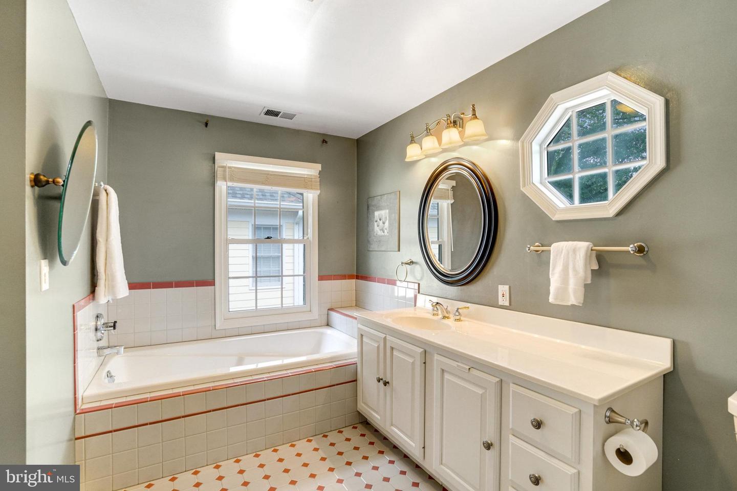 5720 5TH ST S, ARLINGTON, Virginia 22204, 5 Bedrooms Bedrooms, ,4 BathroomsBathrooms,Residential,For sale,5720 5TH ST S,VAAR2060248 MLS # VAAR2060248