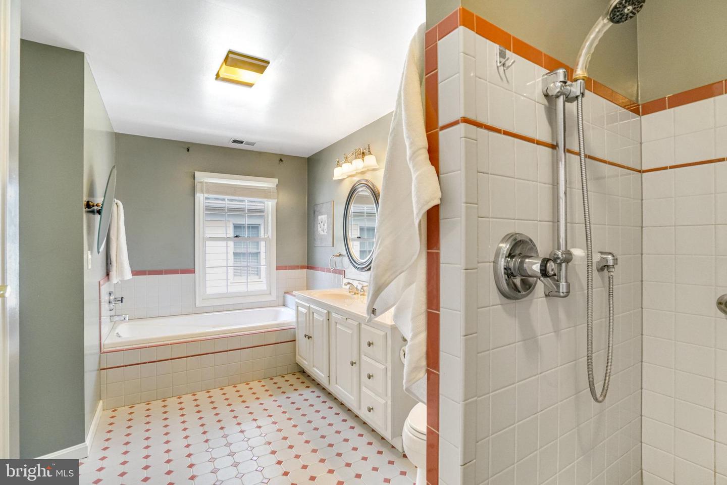 5720 5TH ST S, ARLINGTON, Virginia 22204, 5 Bedrooms Bedrooms, ,4 BathroomsBathrooms,Residential,For sale,5720 5TH ST S,VAAR2060248 MLS # VAAR2060248