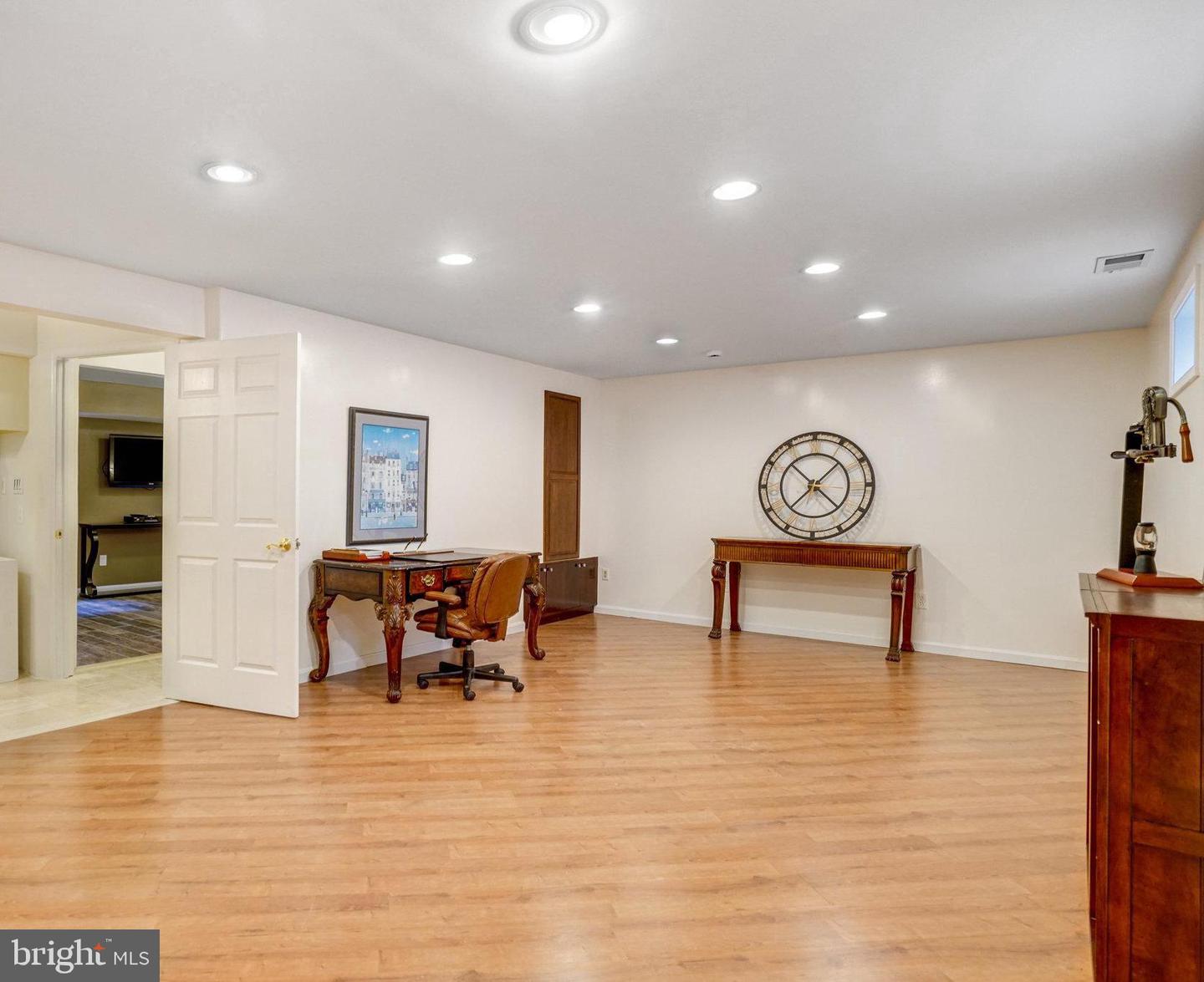 5720 5TH ST S, ARLINGTON, Virginia 22204, 5 Bedrooms Bedrooms, ,4 BathroomsBathrooms,Residential,For sale,5720 5TH ST S,VAAR2060248 MLS # VAAR2060248