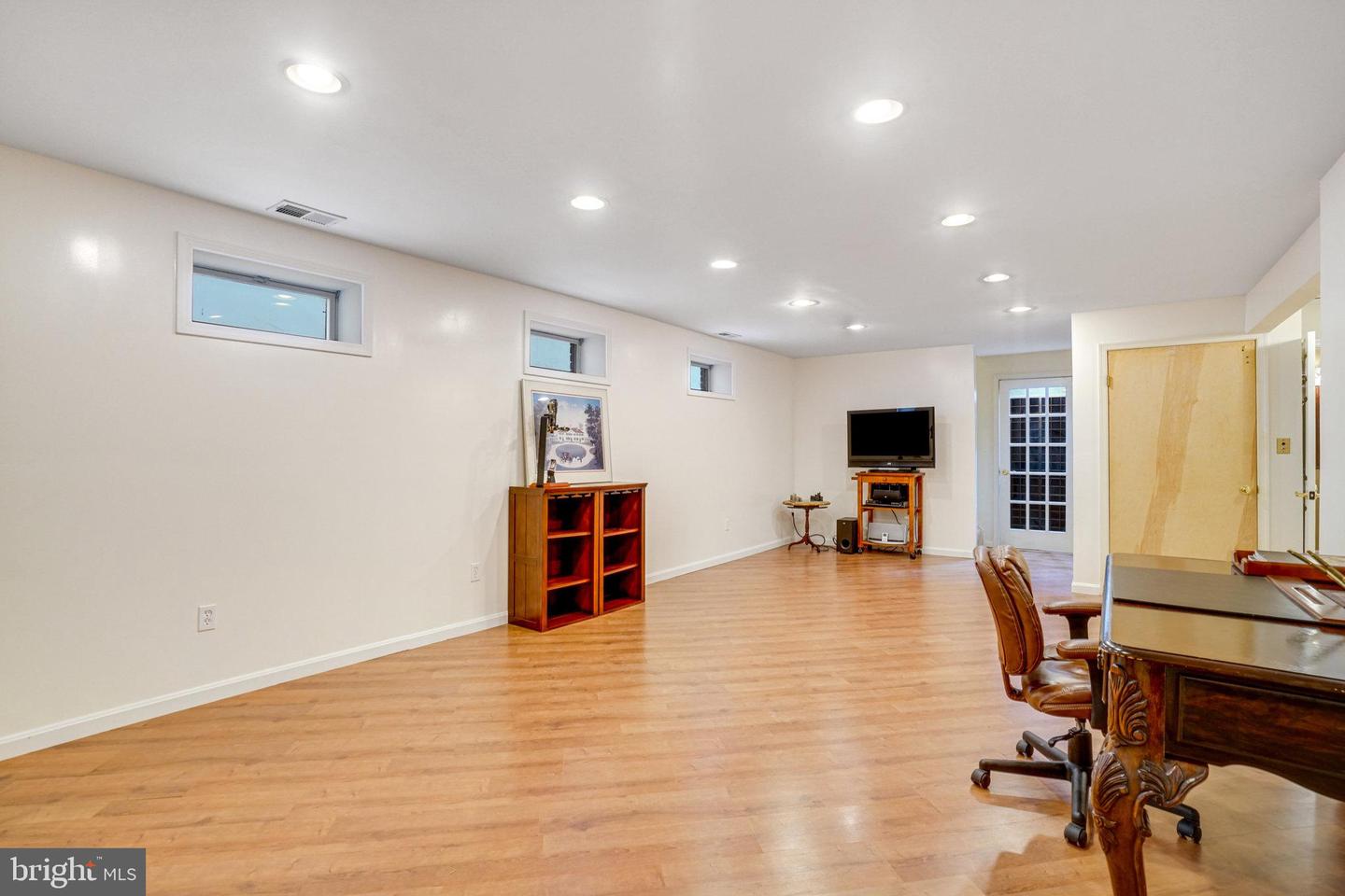 5720 5TH ST S, ARLINGTON, Virginia 22204, 5 Bedrooms Bedrooms, ,4 BathroomsBathrooms,Residential,For sale,5720 5TH ST S,VAAR2060248 MLS # VAAR2060248