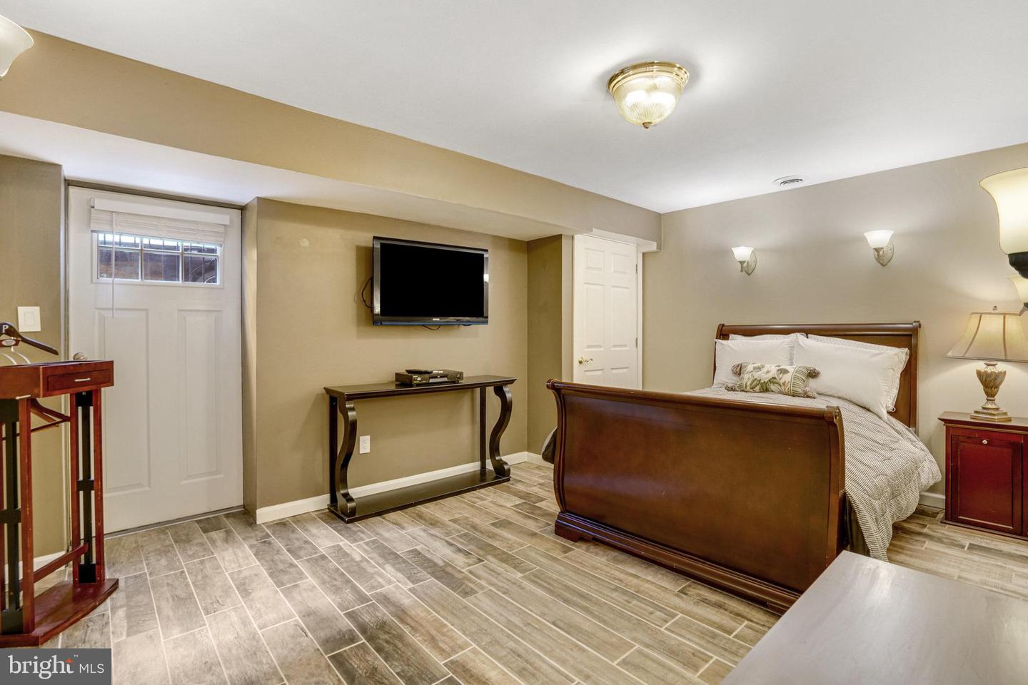 5720 5TH ST S, ARLINGTON, Virginia 22204, 5 Bedrooms Bedrooms, ,4 BathroomsBathrooms,Residential,For sale,5720 5TH ST S,VAAR2060248 MLS # VAAR2060248