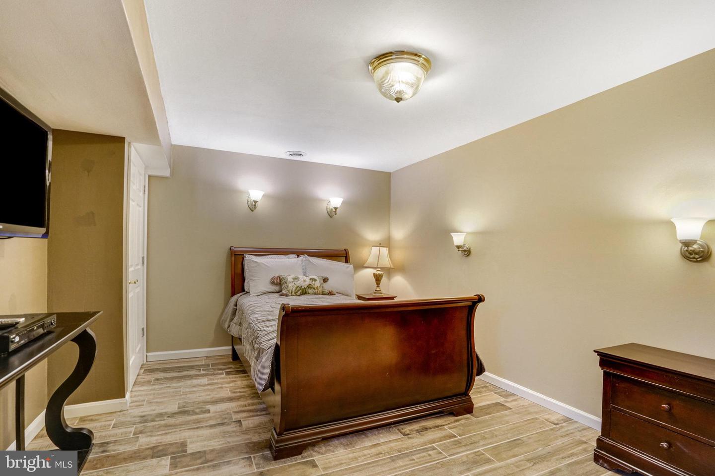 5720 5TH ST S, ARLINGTON, Virginia 22204, 5 Bedrooms Bedrooms, ,4 BathroomsBathrooms,Residential,For sale,5720 5TH ST S,VAAR2060248 MLS # VAAR2060248
