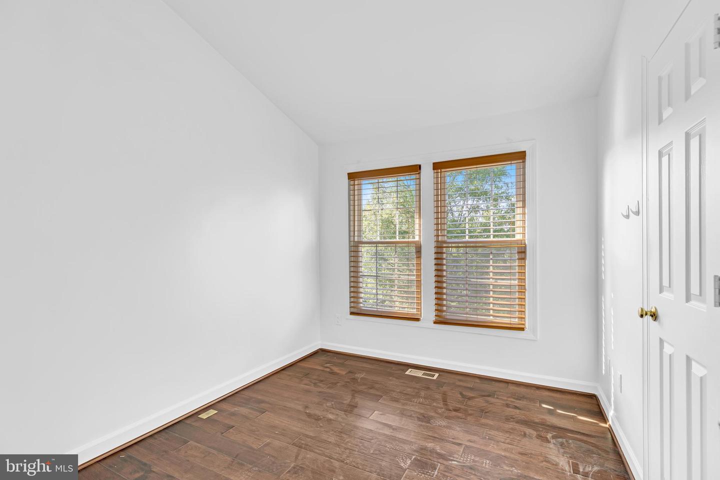 43535 POSTRAIL SQ, ASHBURN, Virginia 20147, 3 Bedrooms Bedrooms, ,3 BathroomsBathrooms,Residential,For sale,43535 POSTRAIL SQ,VALO2101286 MLS # VALO2101286