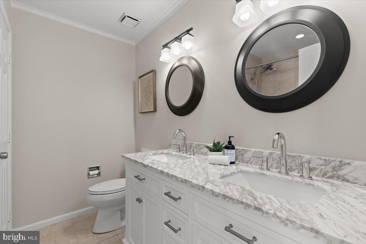 6836 KERRYWOOD CIR, CENTREVILLE, Virginia 20121, 3 Bedrooms Bedrooms, ,2 BathroomsBathrooms,Residential,For sale,6836 KERRYWOOD CIR,VAFX2253662 MLS # VAFX2253662