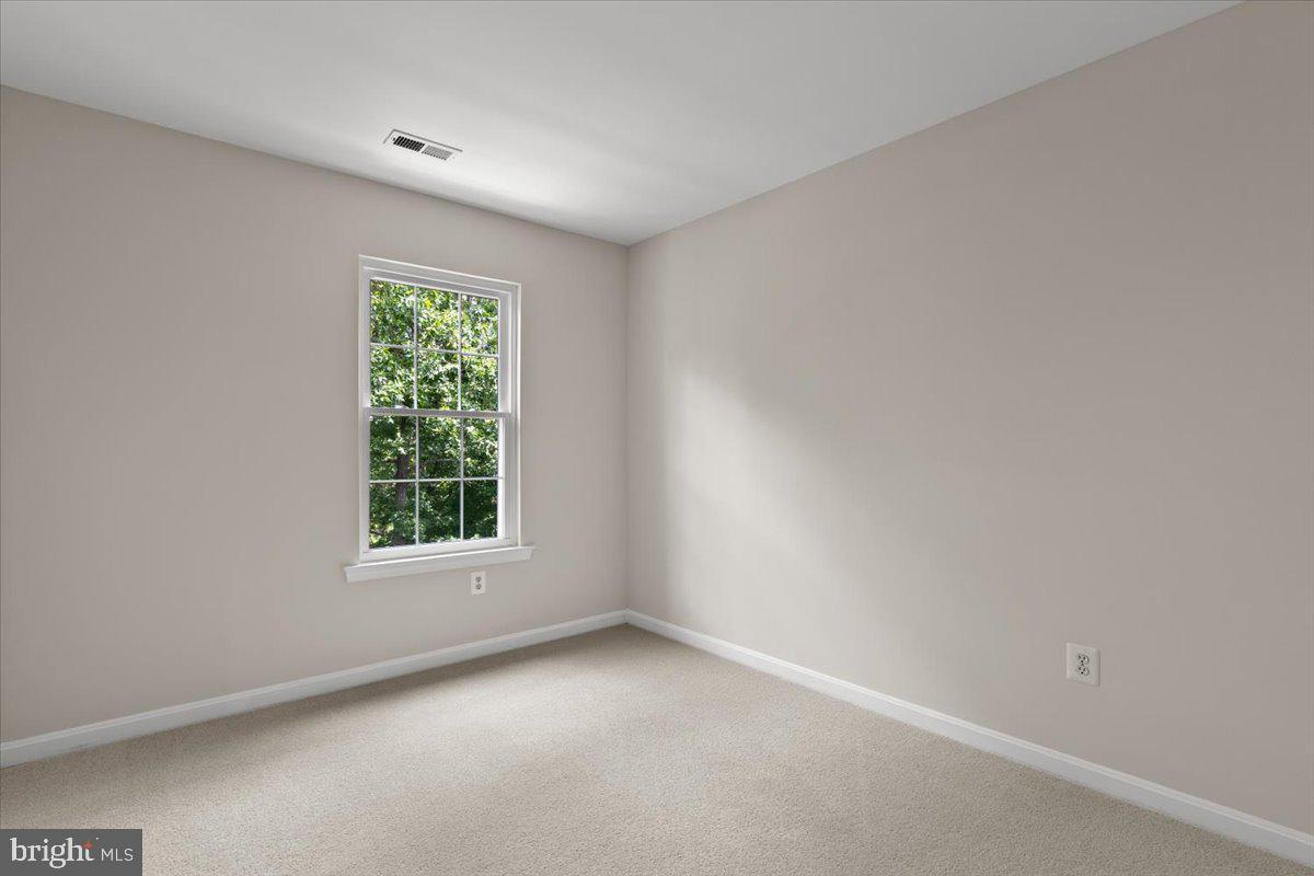 6836 KERRYWOOD CIR, CENTREVILLE, Virginia 20121, 3 Bedrooms Bedrooms, ,2 BathroomsBathrooms,Residential,For sale,6836 KERRYWOOD CIR,VAFX2253662 MLS # VAFX2253662