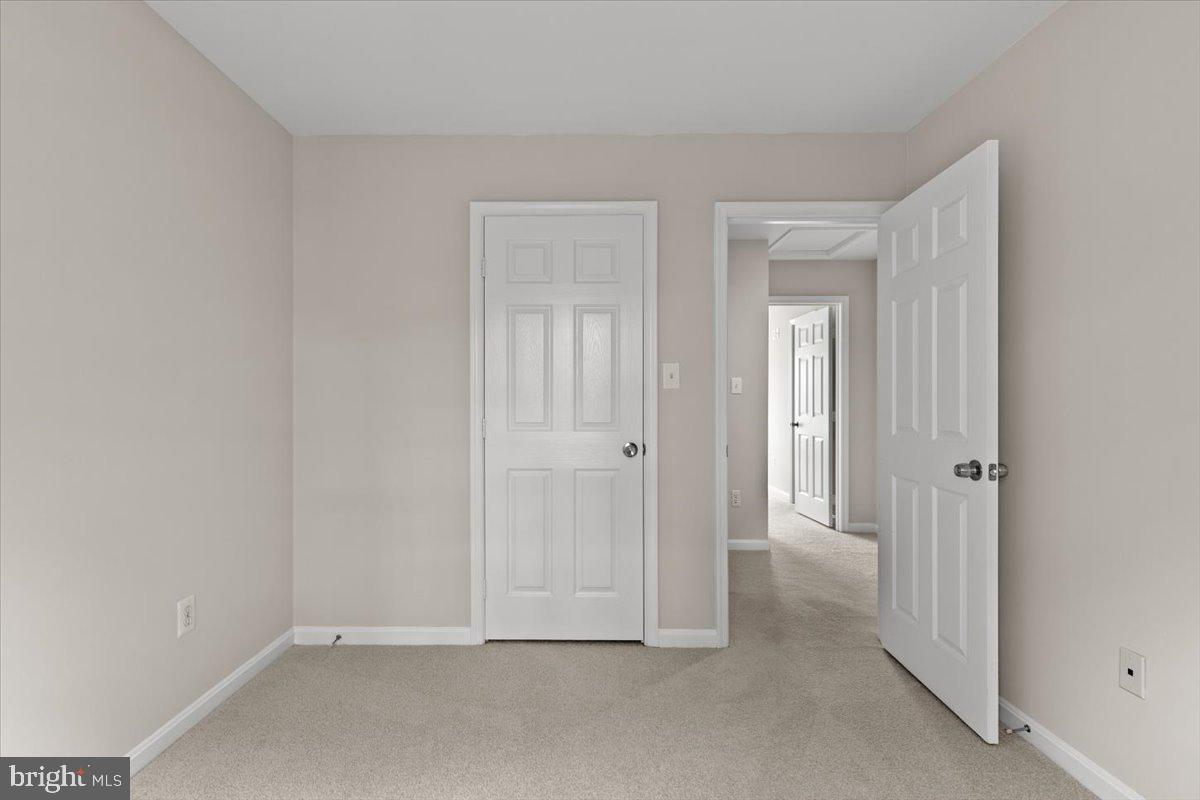 6836 KERRYWOOD CIR, CENTREVILLE, Virginia 20121, 3 Bedrooms Bedrooms, ,2 BathroomsBathrooms,Residential,For sale,6836 KERRYWOOD CIR,VAFX2253662 MLS # VAFX2253662