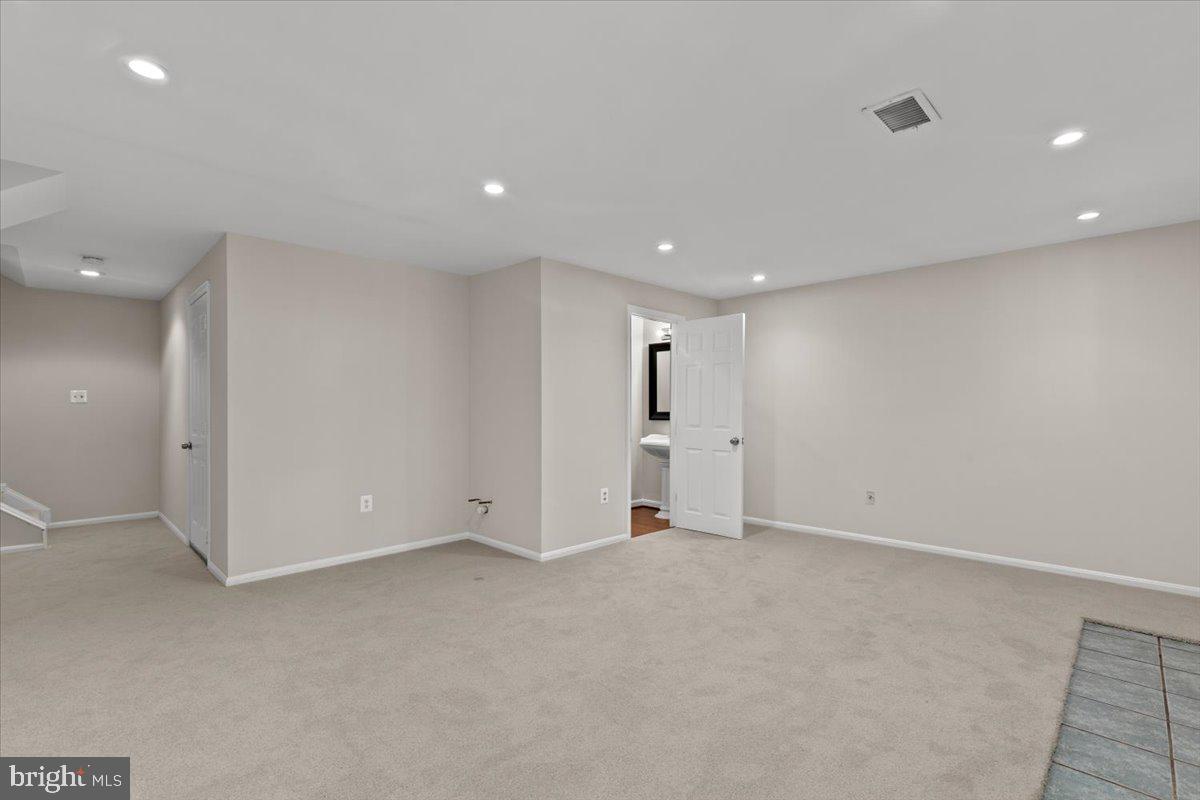 6836 KERRYWOOD CIR, CENTREVILLE, Virginia 20121, 3 Bedrooms Bedrooms, ,2 BathroomsBathrooms,Residential,For sale,6836 KERRYWOOD CIR,VAFX2253662 MLS # VAFX2253662