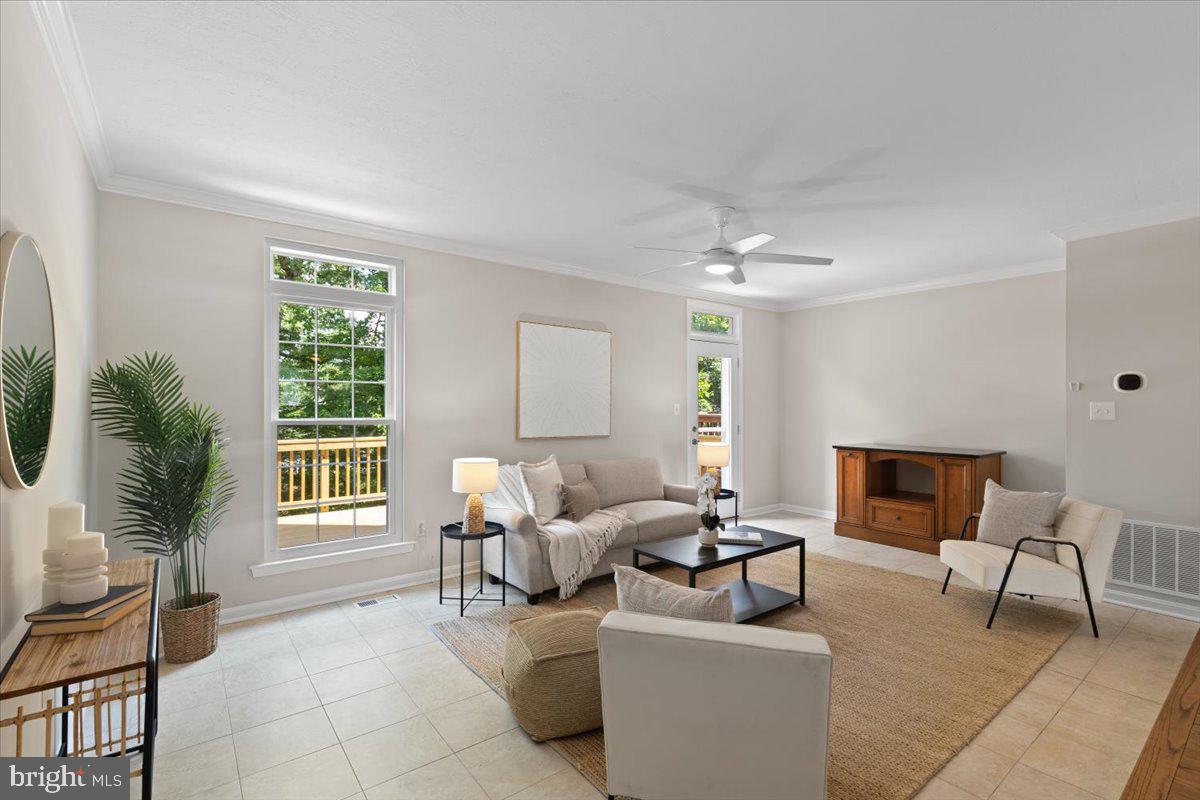 6836 KERRYWOOD CIR, CENTREVILLE, Virginia 20121, 3 Bedrooms Bedrooms, ,2 BathroomsBathrooms,Residential,For sale,6836 KERRYWOOD CIR,VAFX2253662 MLS # VAFX2253662