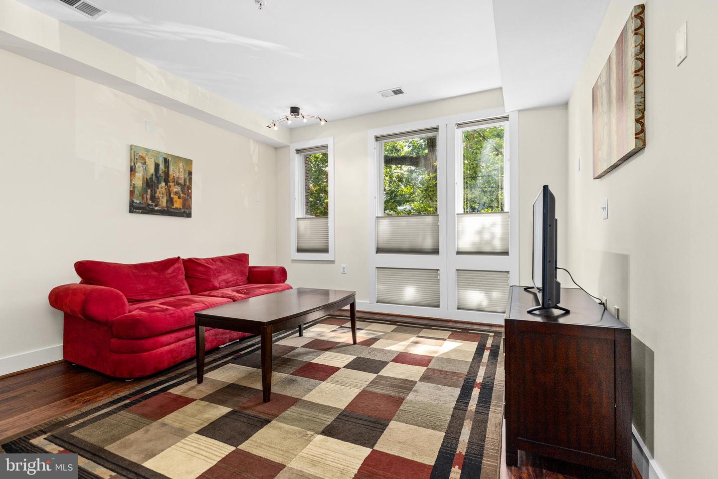 245 15TH ST SE #105, WASHINGTON, District Of Columbia 20003, 1 Bedroom Bedrooms, ,1 BathroomBathrooms,Residential,For sale,245 15TH ST SE #105,DCDC2209192 MLS # DCDC2209192