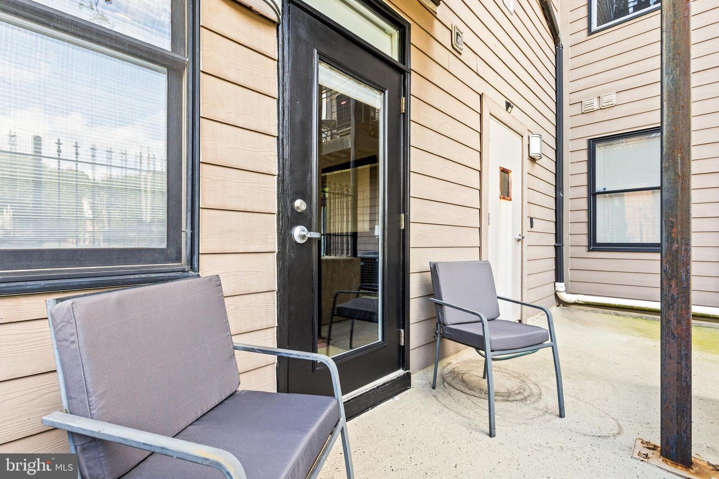 245 15TH ST SE #105, WASHINGTON, District Of Columbia 20003, 1 Bedroom Bedrooms, ,1 BathroomBathrooms,Residential,For sale,245 15TH ST SE #105,DCDC2209192 MLS # DCDC2209192